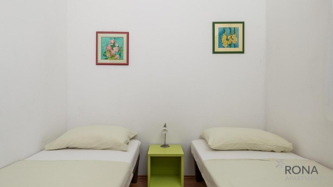 Rona Apartment Zdravko บาร์บารีกา ภายนอก รูปภาพ
